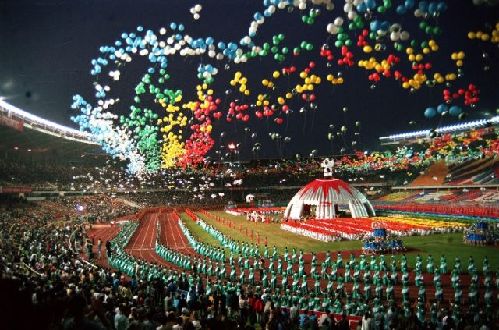 12 pictures review the brilliant achievements of sports in China in the 40 years of reform and opening up.